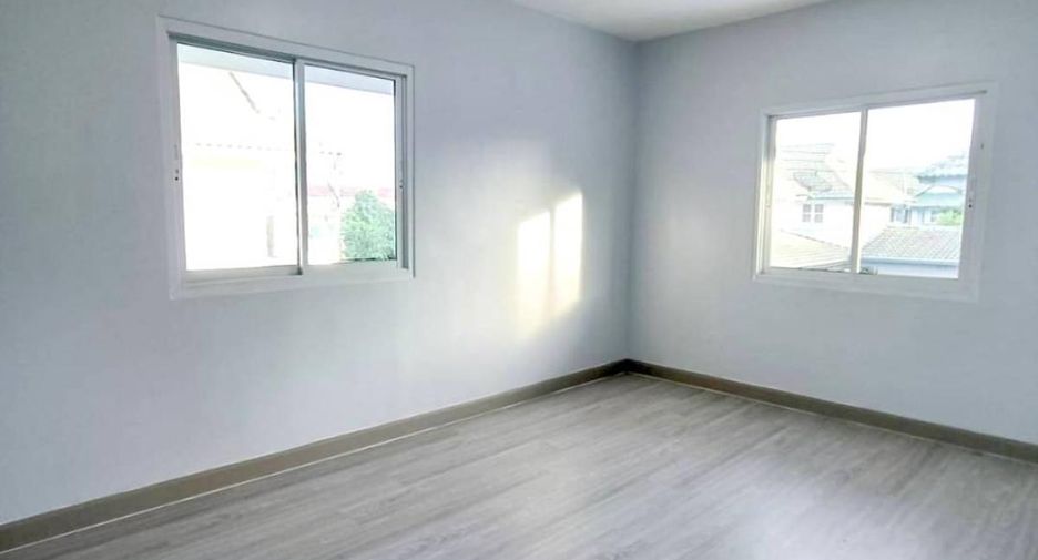 For sale 3 bed townhouse in Bang Bua Thong, Nonthaburi