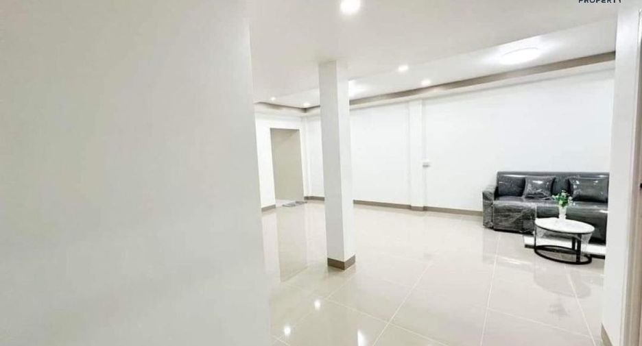For sale 3 bed townhouse in Bang Bua Thong, Nonthaburi