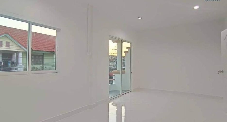 For sale 3 bed townhouse in Bang Bua Thong, Nonthaburi