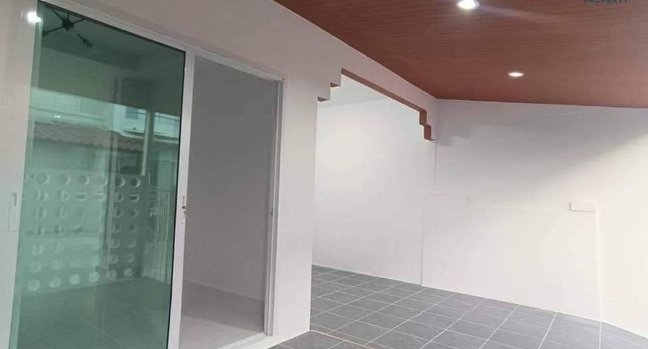 For sale 3 bed townhouse in Bang Bua Thong, Nonthaburi