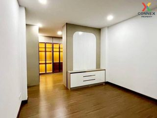 For sale 4 Beds townhouse in Sam Phran, Nakhon Pathom