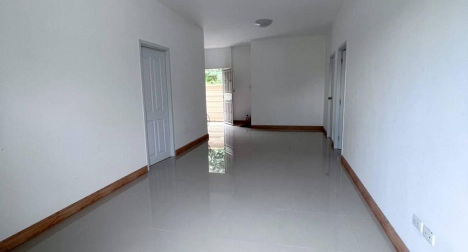 For sale 3 bed house in Mueang Chachoengsao, Chachoengsao