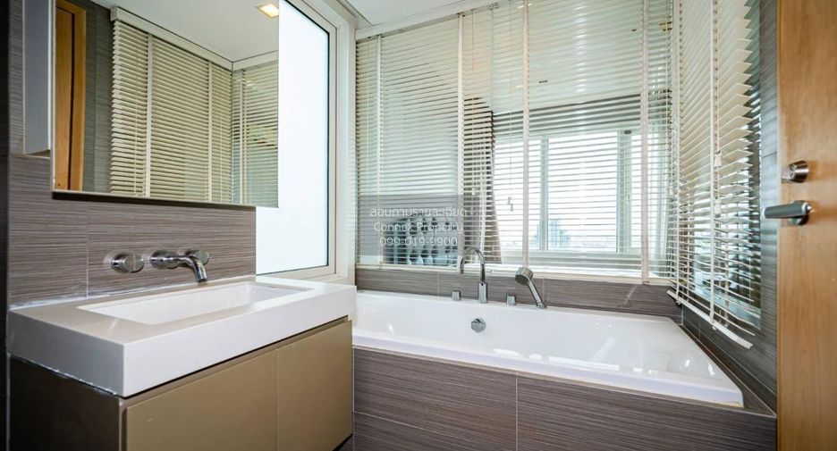For rent 2 bedrooms condo in Khlong Toei, Bangkok