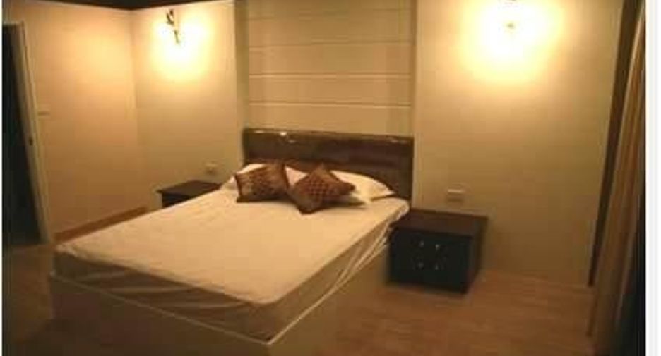For rent 3 bed condo in Watthana, Bangkok