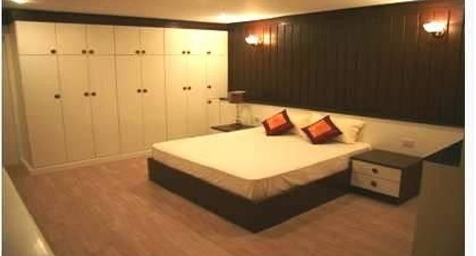 For rent 3 bed condo in Watthana, Bangkok