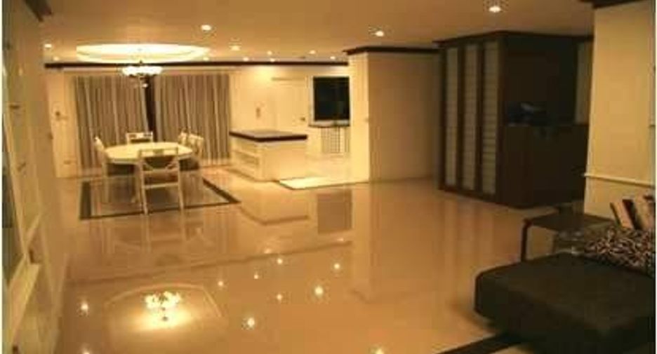 For rent 3 bed condo in Watthana, Bangkok