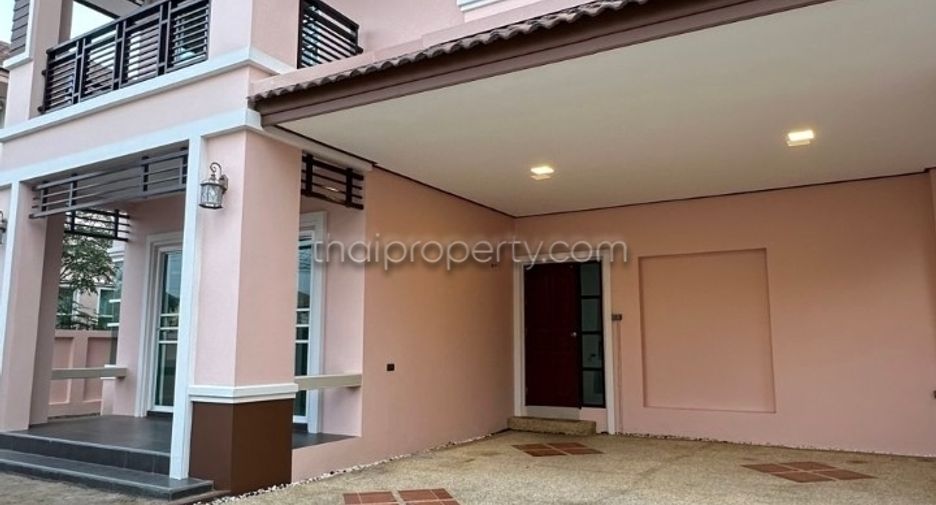 For sale 3 bedrooms house in East Pattaya, Pattaya
