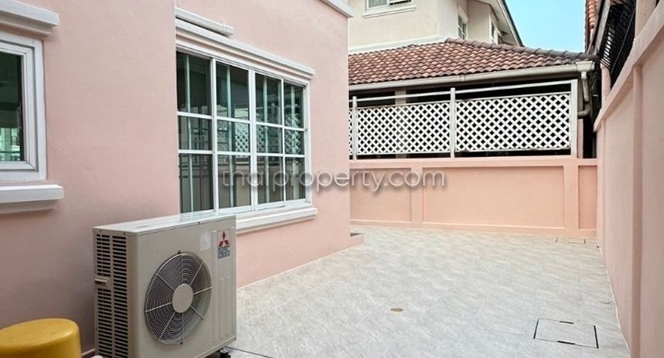 For sale 3 bedrooms house in East Pattaya, Pattaya