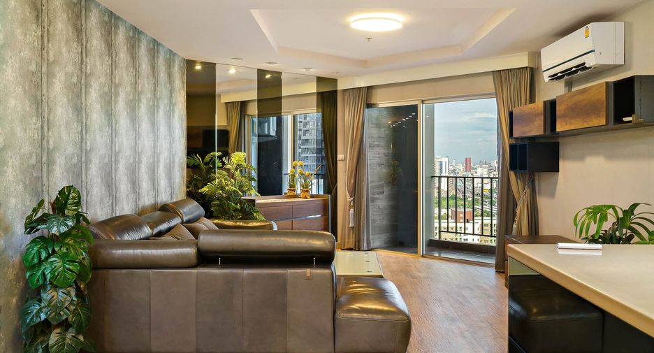 For sale 2 bed condo in Huai Khwang, Bangkok