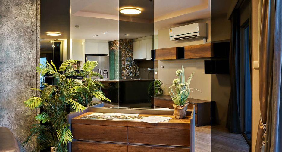 For sale 2 bed condo in Huai Khwang, Bangkok
