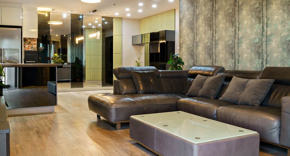 For sale 2 bed condo in Huai Khwang, Bangkok
