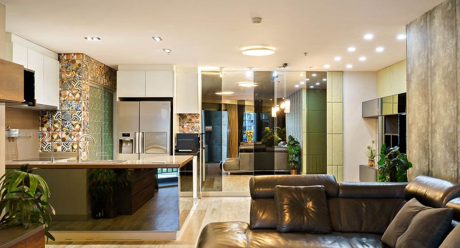 For sale 2 bed condo in Huai Khwang, Bangkok