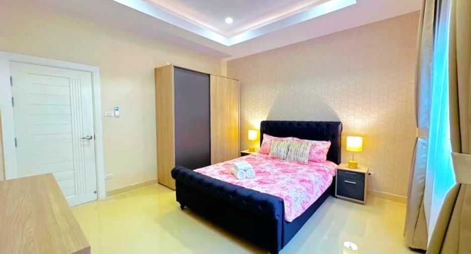À vendre 4 chambres maison à Huay Yai, Pattaya