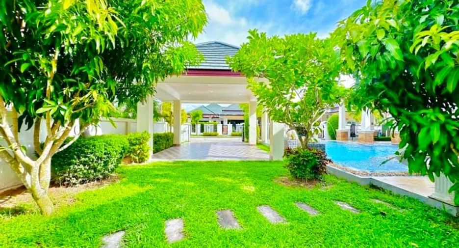 À vendre 4 chambres maison à Huay Yai, Pattaya