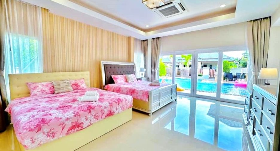 À vendre 4 chambres maison à Huay Yai, Pattaya