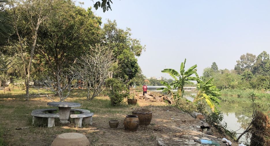 For sale 8 bed house in Mueang Nakhon Nayok, Nakhon Nayok