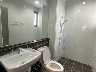 For sale 3 bed townhouse in Lat Phrao, Bangkok