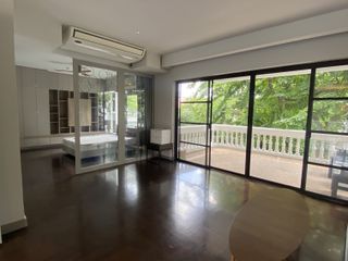For rent 3 bed condo in Watthana, Bangkok