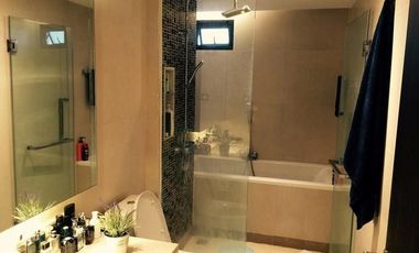 For sale 1 bed condo in Khlong Toei, Bangkok