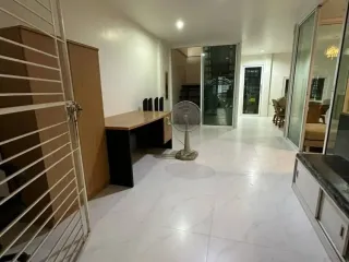 For sale 2 Beds house in Din Daeng, Bangkok