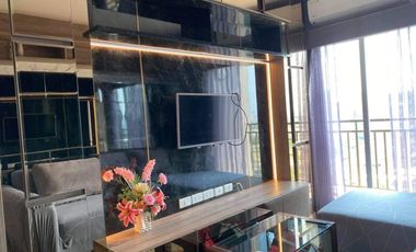 For rent 2 bed condo in Huai Khwang, Bangkok