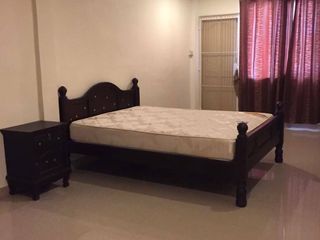 For sale 3 bed townhouse in Khlong Toei, Bangkok