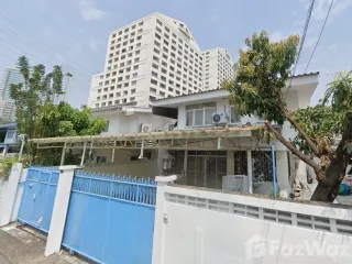 For rent 4 bed house in Huai Khwang, Bangkok