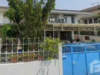 For rent 4 bed house in Huai Khwang, Bangkok