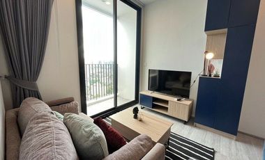 For rent 2 bed condo in Watthana, Bangkok