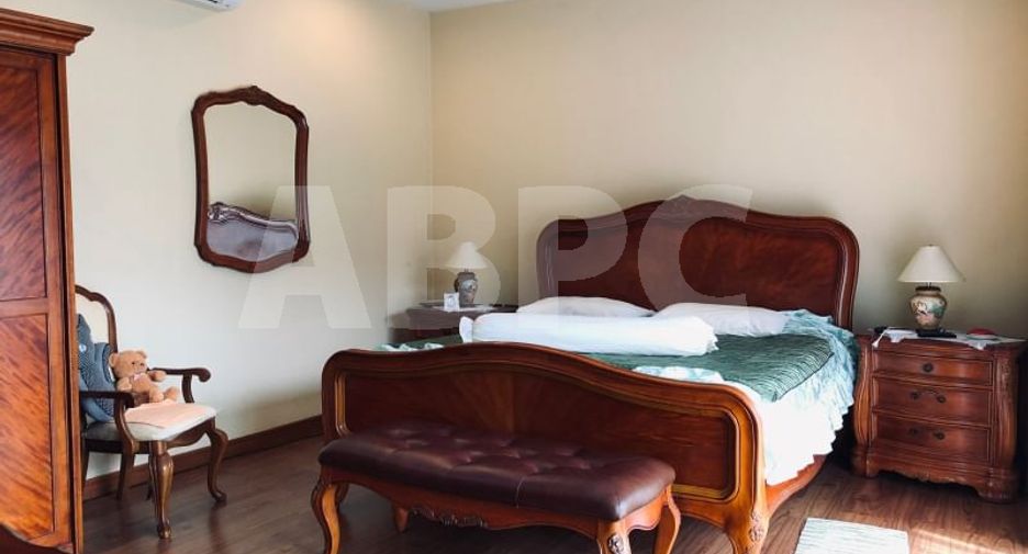 Casa en venta de 3 habitaciones en Si Racha, Chonburi