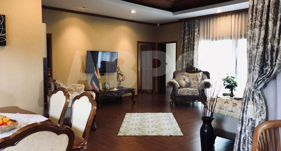Casa en venta de 3 habitaciones en Si Racha, Chonburi