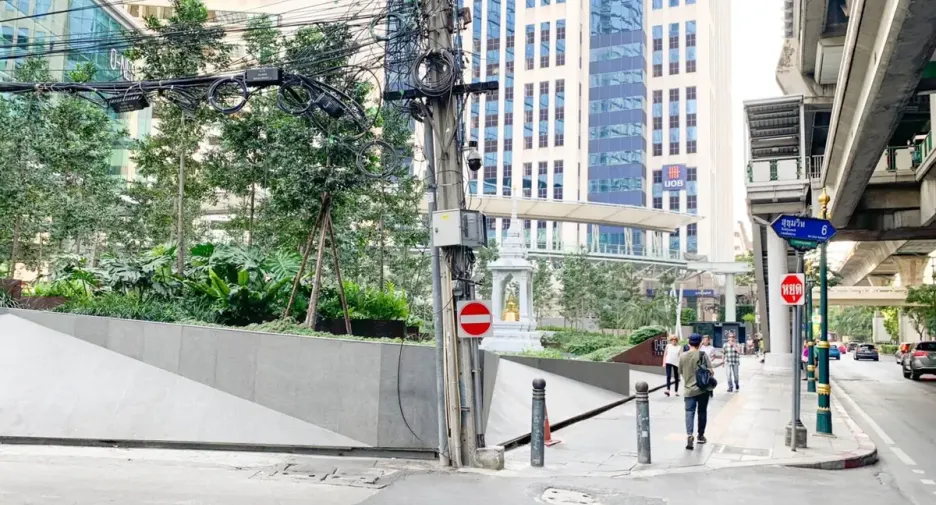 For sale 2 bedrooms condo in Khlong Toei, Bangkok