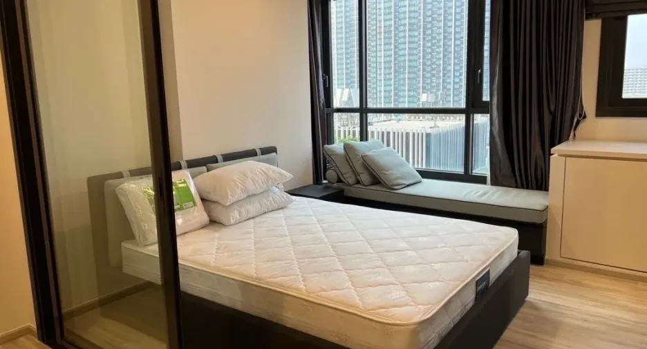 For rent 1 bed condo in Huai Khwang, Bangkok