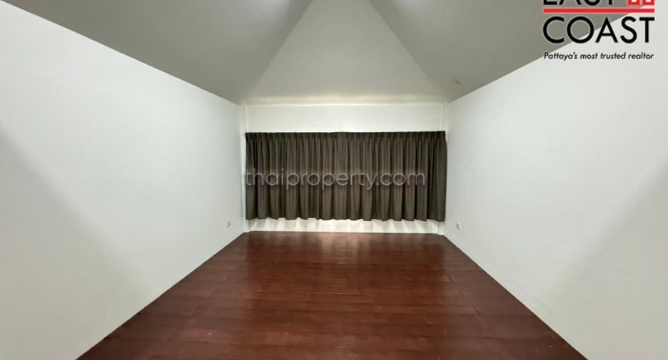 For sale 3 bedrooms house in East Pattaya, Pattaya