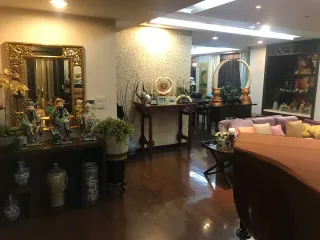 For sale 3 bedrooms condo in Yan Nawa, Bangkok