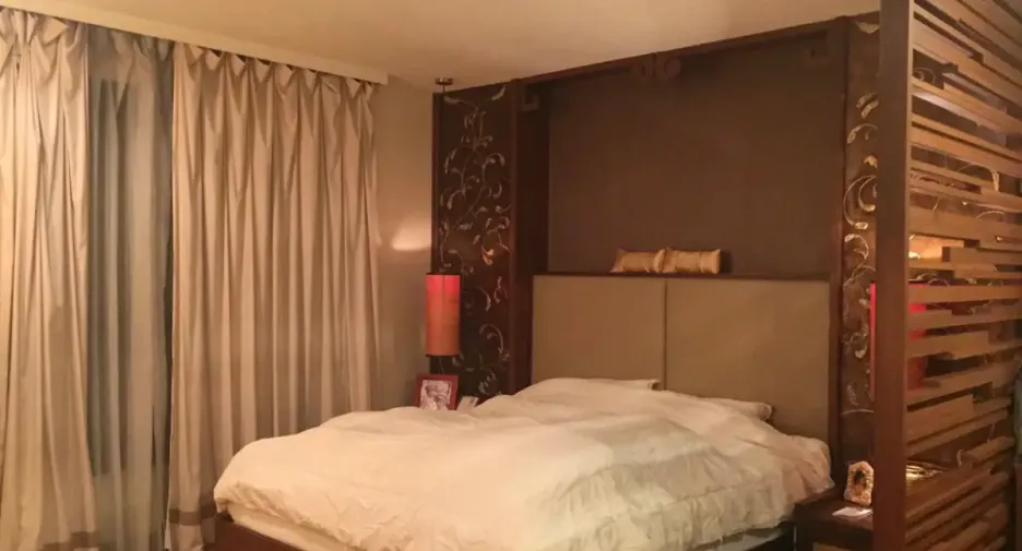 For sale 3 bedrooms condo in Yan Nawa, Bangkok