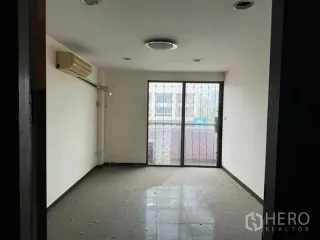 Аренда торговое помещение в Щаттхана, Бангкок