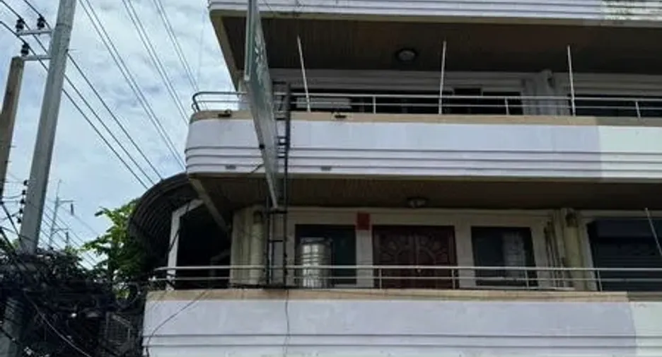For rent retail Space in Watthana, Bangkok