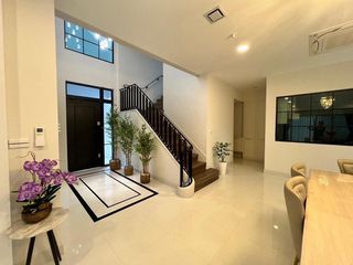 For rent and for sale 1 bed house in Saphan Sung, Bangkok