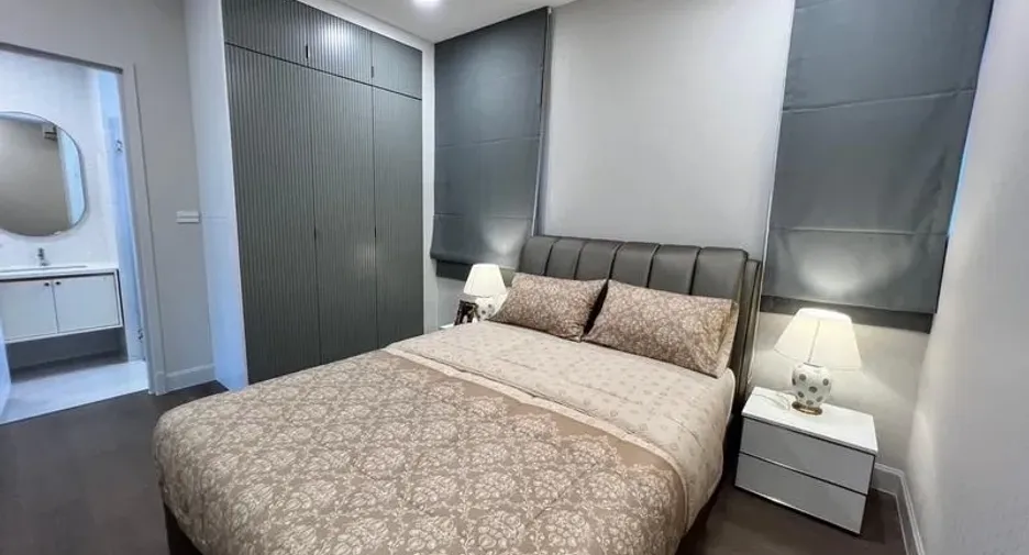 For rent and for sale 4 bedrooms house in Saphan Sung, Bangkok