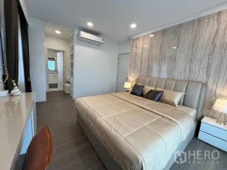 For rent and for sale 4 bedrooms house in Saphan Sung, Bangkok