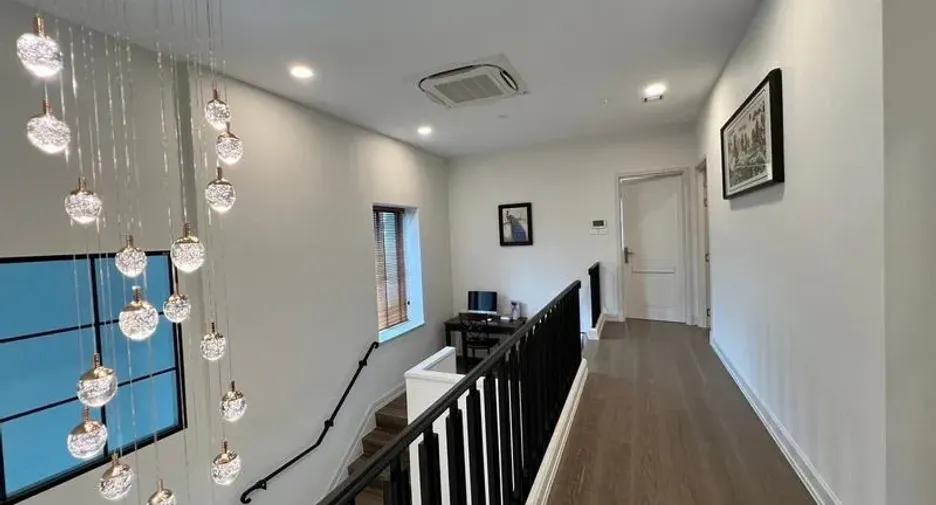 For rent and for sale 4 bedrooms house in Saphan Sung, Bangkok