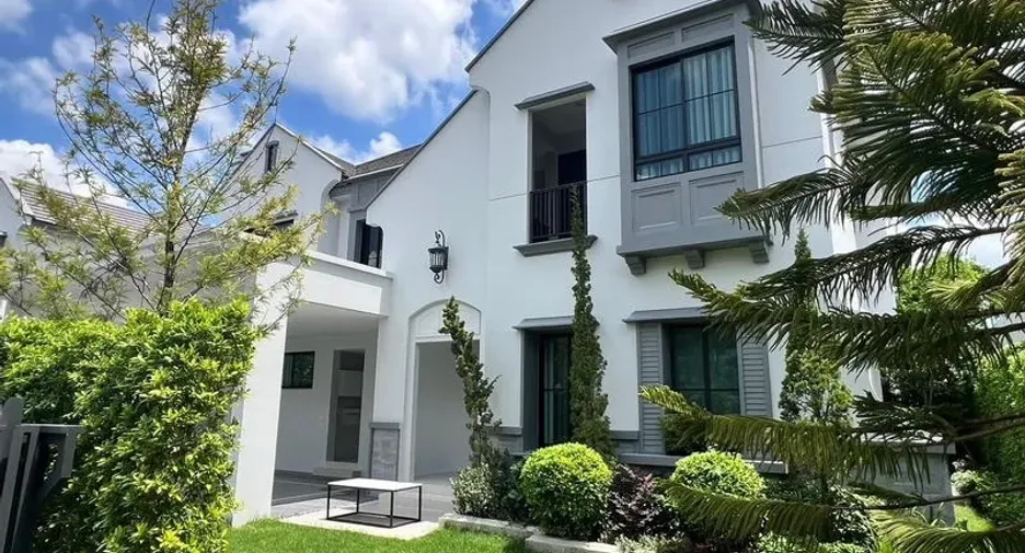 For rent and for sale 4 bedrooms house in Saphan Sung, Bangkok