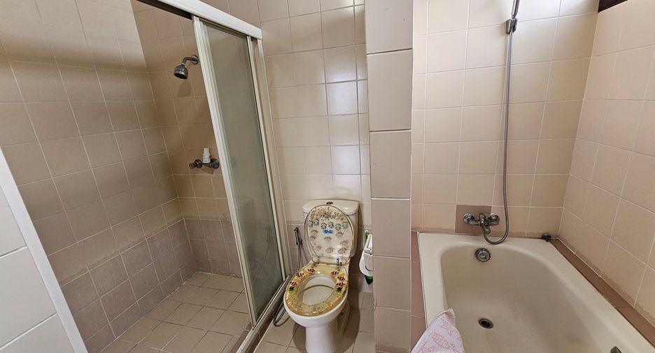 Wohnung zum Kauf mit 3 Zimmer in Watthana, Bangkok