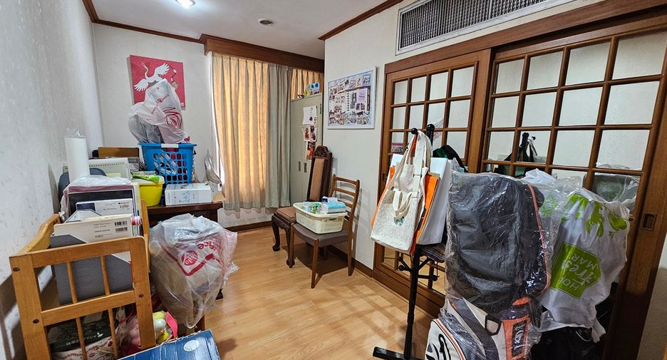 Wohnung zum Kauf mit 3 Zimmer in Watthana, Bangkok