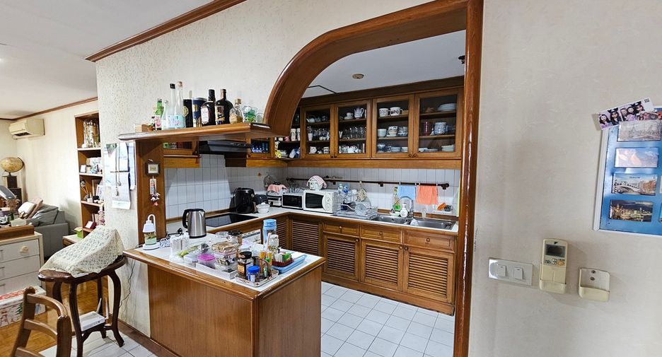 Wohnung zum Kauf mit 3 Zimmer in Watthana, Bangkok