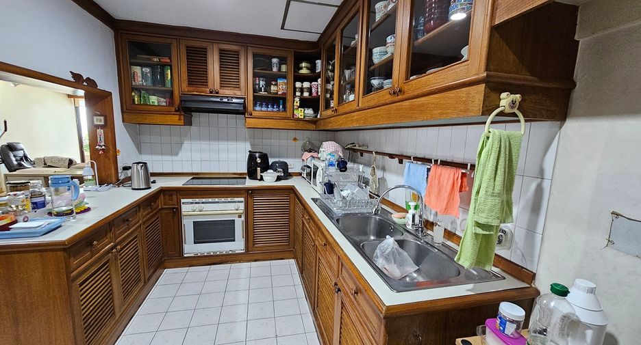 Wohnung zum Kauf mit 3 Zimmer in Watthana, Bangkok
