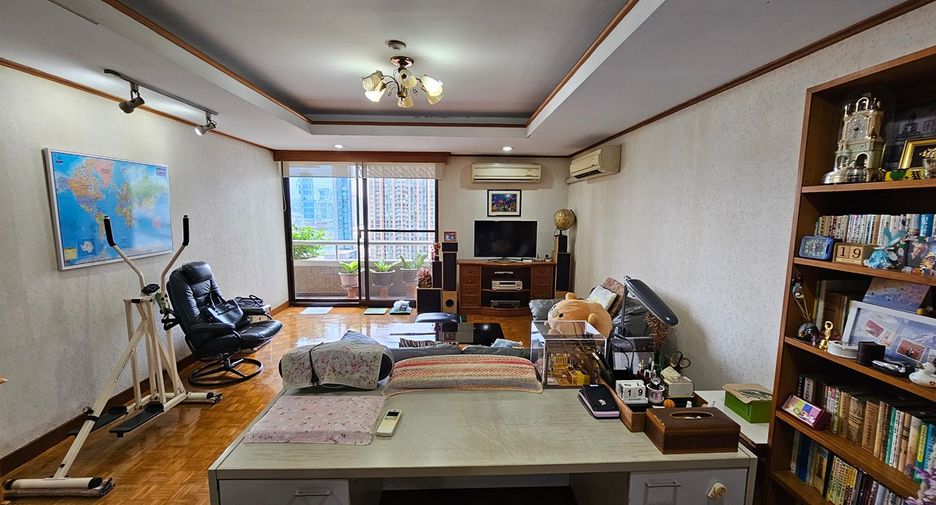 Wohnung zum Kauf mit 3 Zimmer in Watthana, Bangkok