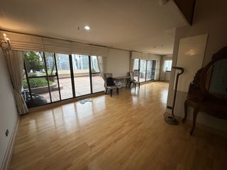 For rent 5 bed condo in Khlong Toei, Bangkok
