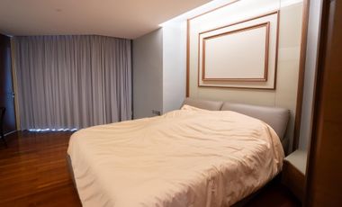 For rent 3 bed condo in Yan Nawa, Bangkok